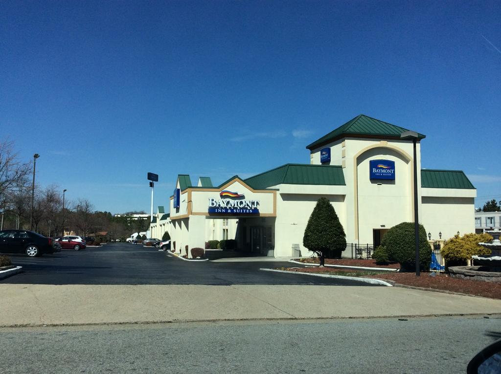 Baymont By Wyndham Greensboro/Coliseum Exteriér fotografie