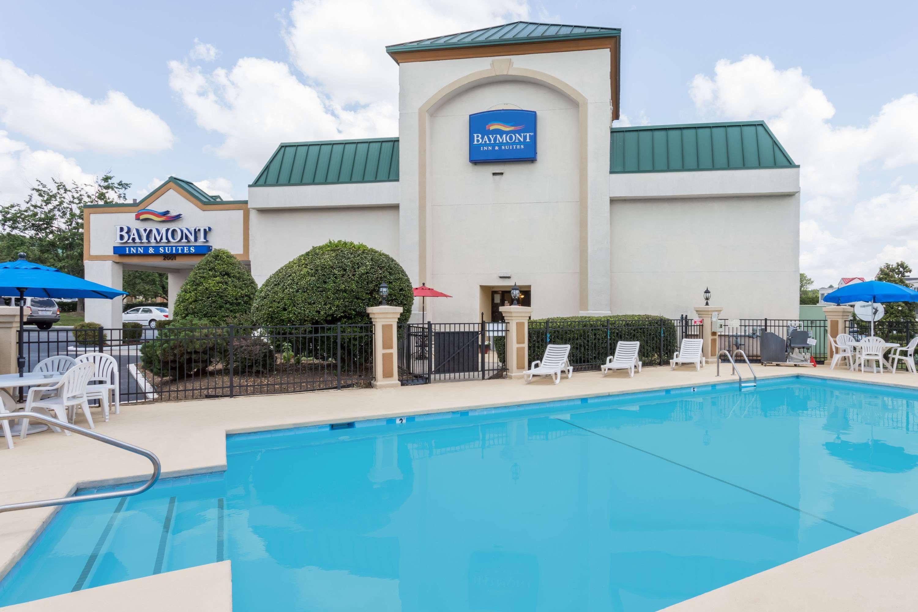 Baymont By Wyndham Greensboro/Coliseum Exteriér fotografie